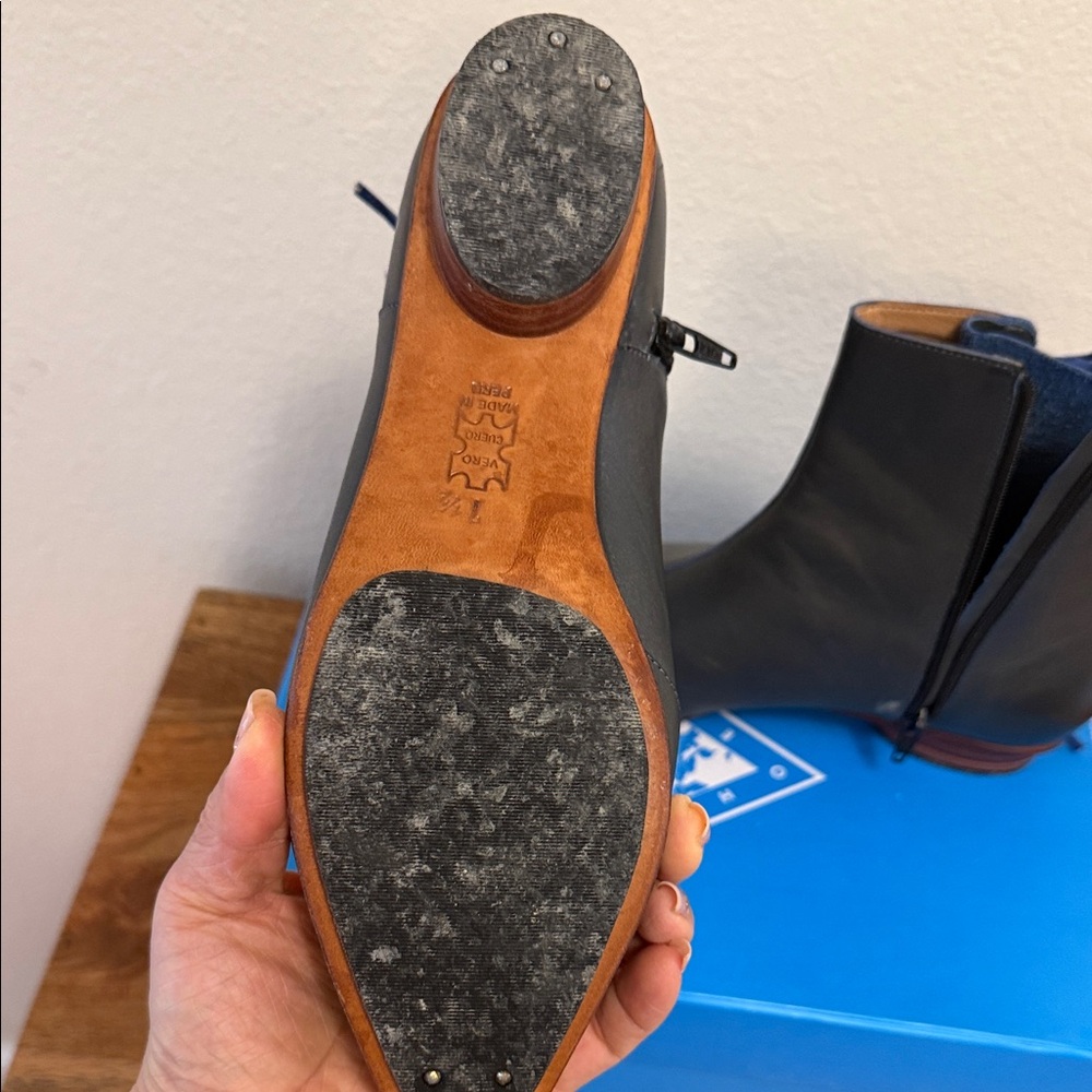 John Fluevog Gray Ankle Boots - Picture 3 of 4